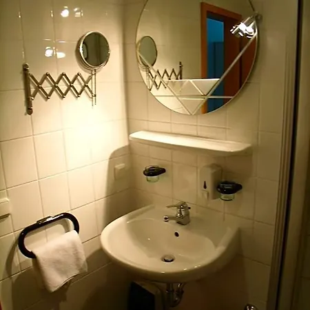 Hotell Zum Niestetal