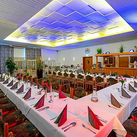 Zum Hotell