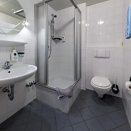Zum Hotell 2*