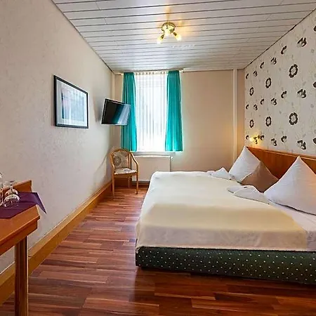 Zum Hotell 2*